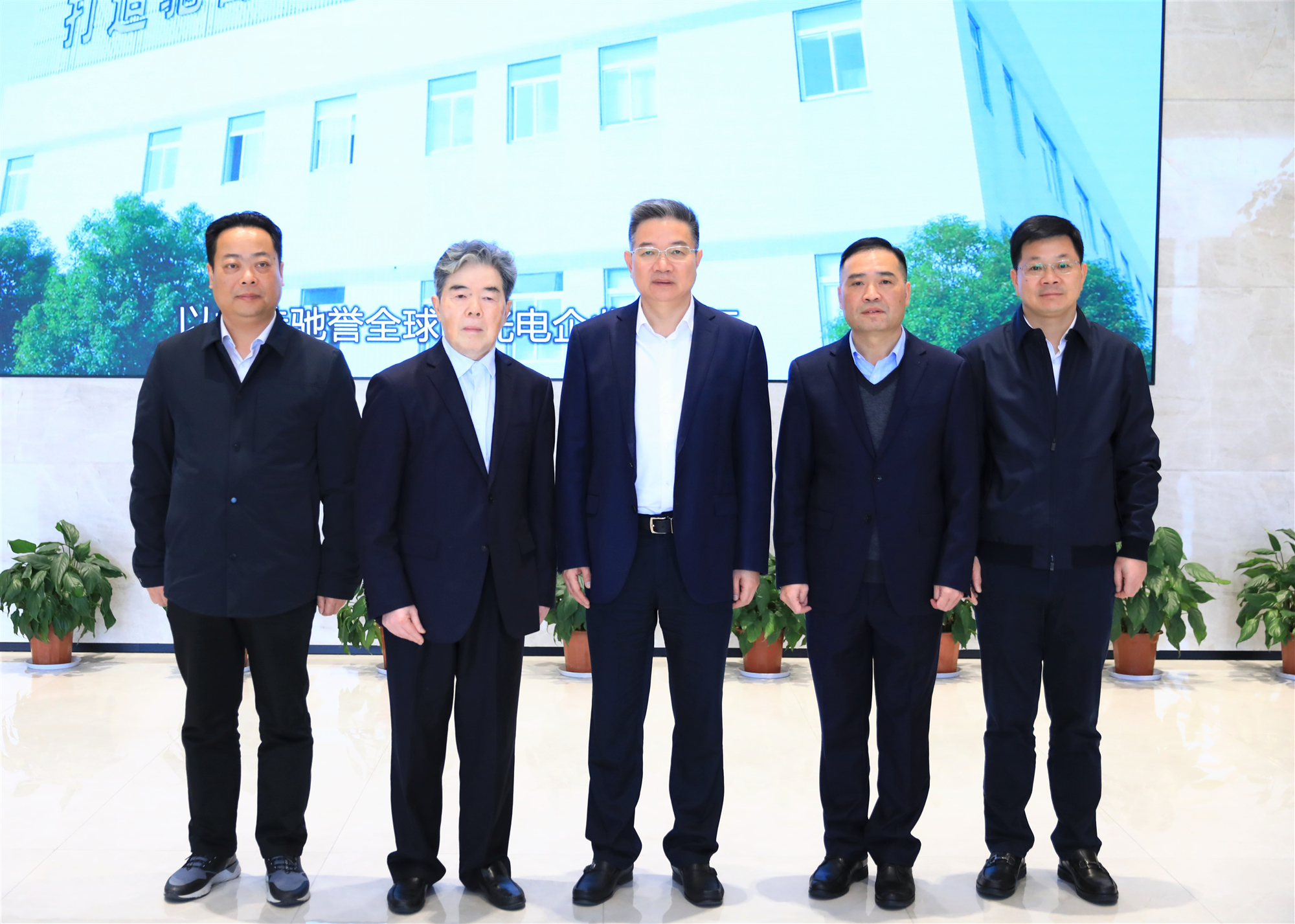 余姚新书记上任第一站调研舜宇